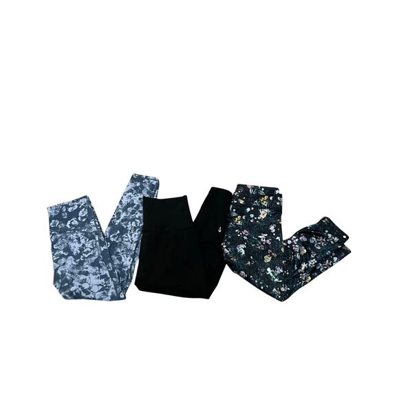 Lot of Girls Ivivva Leggings Black Floral Navy/Reversible Girl's Size 12 - Picture 1 of 11